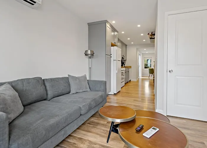 Boutique Blue 2 Bedroom Old Town House